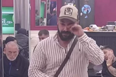 DEMOLIRANI LUKA VUJOVIĆ PLAČE KAO KIŠA! Infromacija iz spoljnog sveta ga ZAKUCALA ZA DNO! Trudna Anita van sebe! (VIDEO)