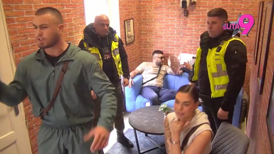 VIKTOR PRED MINOM HVATAO MAJU ZA SILIKONSKU ZADNJICU! Asmin saznao SVE! Izbio KARAMBOL! Obezbeđenje uletelo u Belu kuću! (VIDEO)