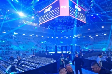 KRAJ FNC SPEKTAKLA U LJUBLJANI: Dušan Džakić odneo JEDNU OD NAJVEĆIH POBEDA U KARIJERI!