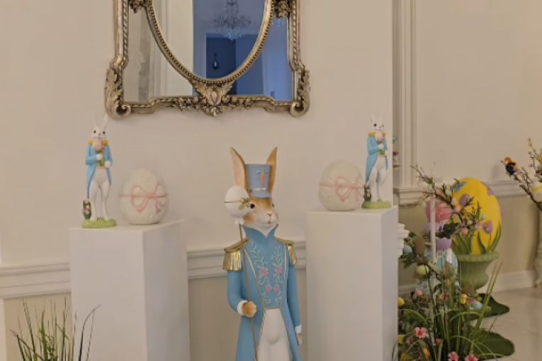 Dragana Mirković proslavlja Uskrs u dvorcu Ebenfurt nadomak Beča