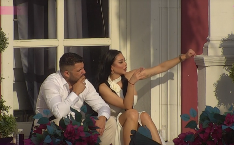 MAJA I ASMIN NAPUSTILI BELU KUĆU ZBOG FILIPA CARA: Durdžiću se od besa slošilo! PALE SU I PRETNJE!