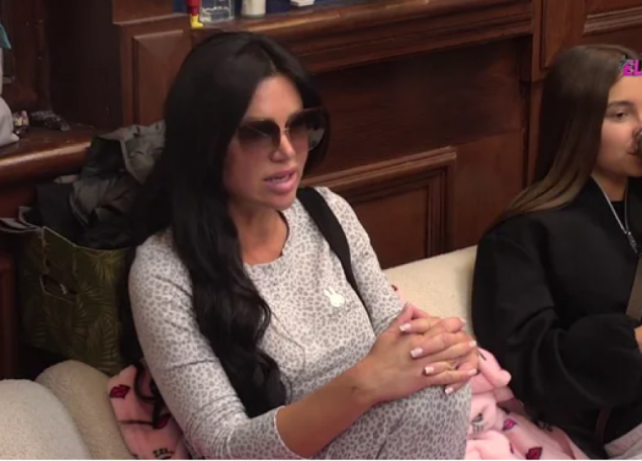 ANELI NASRNULA NA STANIJU - UNAKAZILA je pred svima, DIVLJALA po Eliti, OBEZBEĐENJE je jedva OBUZDALO!