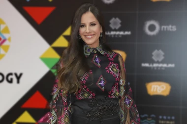 Ovako izgleda Vaskrs u domu TAMARE VUČIĆ: Odlučila se za tradicionalnu metodu bojenja jaja, a jedan detalj oduševio je sve (FOTO)