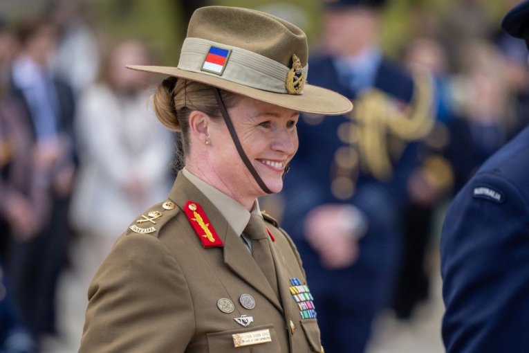 DUBOKO ISTORIJSKI TRENUTAK: Suzan Kojl prva žena na čelu australijske vojske (FOTO)