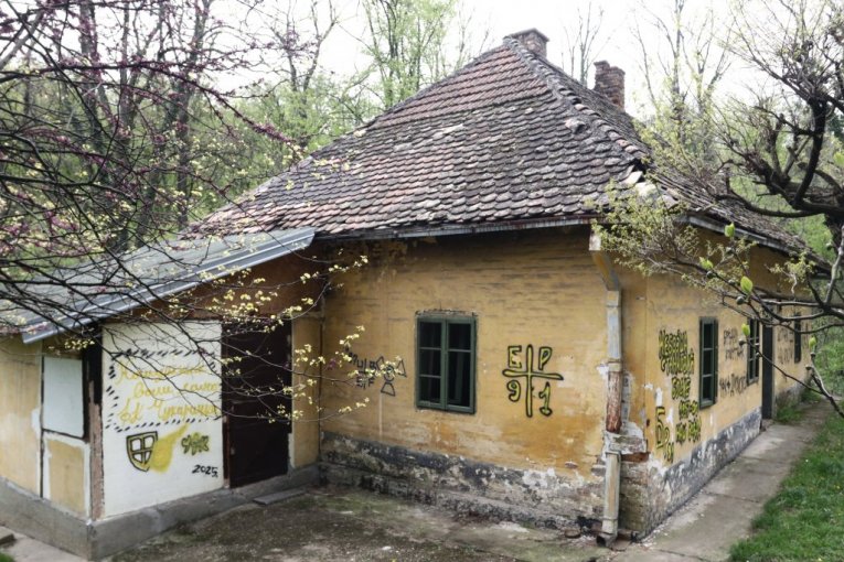 Ovde je "živeo" Bili Piton u filmu "Maratonci trče počasni krug"