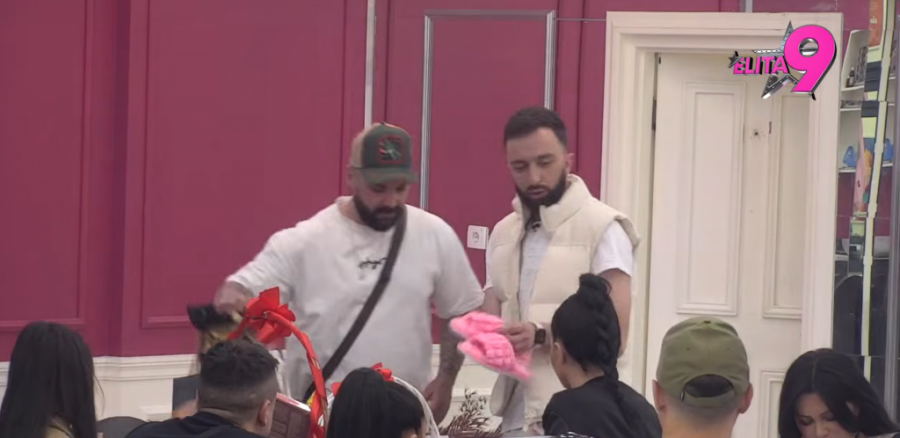 GRCA U SUZAMA! ODREKLI SE LUKE ZBOG TRUDNE ANITE?! Vujovića najbrutalnije PONIZLA porodica pred svima!(VIDEO)