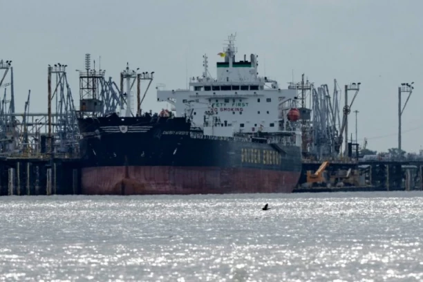 SRAMOTA ZA ČOVEČANSTVO: Evo koliko je brodova prošlo kroz Ormuski moreuz u poslednja 24 sata