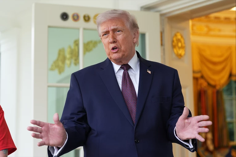 "ŠOKIRAN SAM NJOME!" Tramp udario na svoju ljubimicu Meloni, pa pomenuo i Orbana, imao je samo OVO da mu poruči!