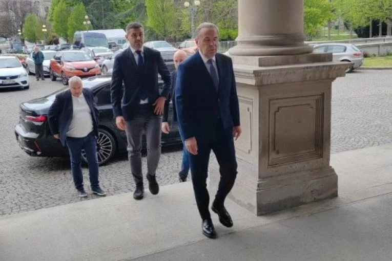 EVO KO JE PRVI DOŠAO NA KOMEMORACIJU! Njima je bilo mnogo stalo do Duška Vujoševića! (VIDEO)