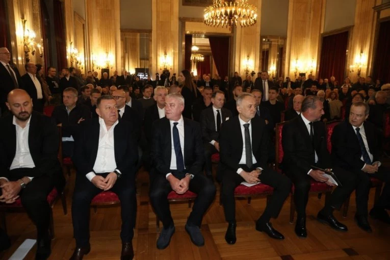 ČELNIK ZVEZDE NA KOMEMORACIJI DUŠKU VUJOŠEVIĆU!