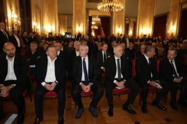 ČELNIK ZVEZDE NA KOMEMORACIJI DUŠKU VUJOŠEVIĆU!