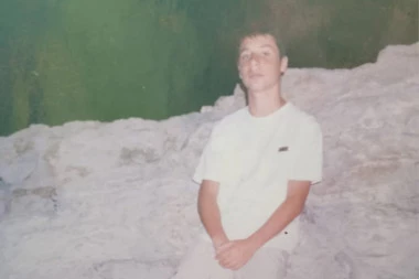 "SUMNJAM NA OSOBU IZ NAŠEG OKRUŽENJA!" Nikoli je otac nastradao u rudniku "Soko", a onda se njemu izgubio svaki trag: Taj monstrum je vrbovao mog sina, nisam ni pomišljala...