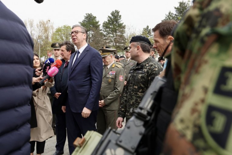 ПЛАН ВСТРЕЧ ПРЕЗИДЕНТА АЛЕКСАНДРА ВУЧИЧА: Сначала с военным руководством в казарме, затем дипломатическая встреча и продолжение консультаций!