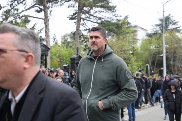 LJUDINA OD ČOVEKA: Miličić stigao na Novo groblje kako bi ispratio Duška Vujoševića!