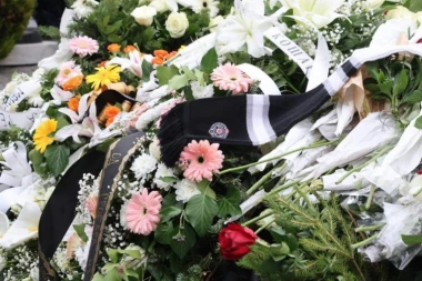 NEBO JE PLAKALO ZA DUŠKOM! Od ovog detalja sa Vujoševićevog groba mnogima će zastati knedla u grlu!