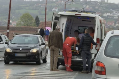 UŽAS U PIROTU! Kolima sustigao vozača mopeda, pa ga udario, muškarac stradao na mestu!