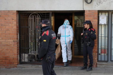 SRBIN TEŠKO POVREĐEN U BARSELONI: Napadnut ispred kafića, trojica napadača prvo pokušali da mu PREREŽU VRAT, pa ispalili pet hitaca!