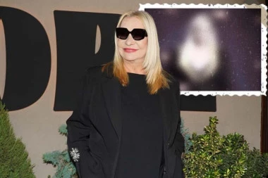 ISPLIVALA GOLA SLIKA VESNE ZMIJANAC! Društvene mreže gore zbog obnaženog zmijskog tela pevačice! (FOTO)