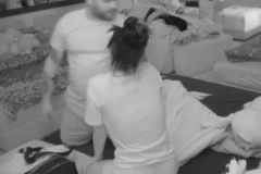 SKANDALČINA! Asmin NASRNUO na Maju, ona počela da URLA OD BOLOVA - UZNEMIRUJUĆA scena iz "Elite"! (VIDEO)