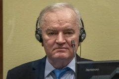 RATKO MLADIĆ U TEŠKOM STANJU - NE MOŽE DA USTANE NI DA GOVORI! Sin Darko hitno putuje u Hag!
