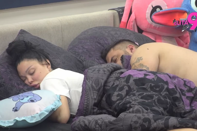 BRUTALNO BATINANJE U "ELITI 9" Asmin i Maja u modricama! Isplivali JEZIVI detalji! OVAKO SU SVE SAKRIVALI OD KAMERA! (VIDEO)