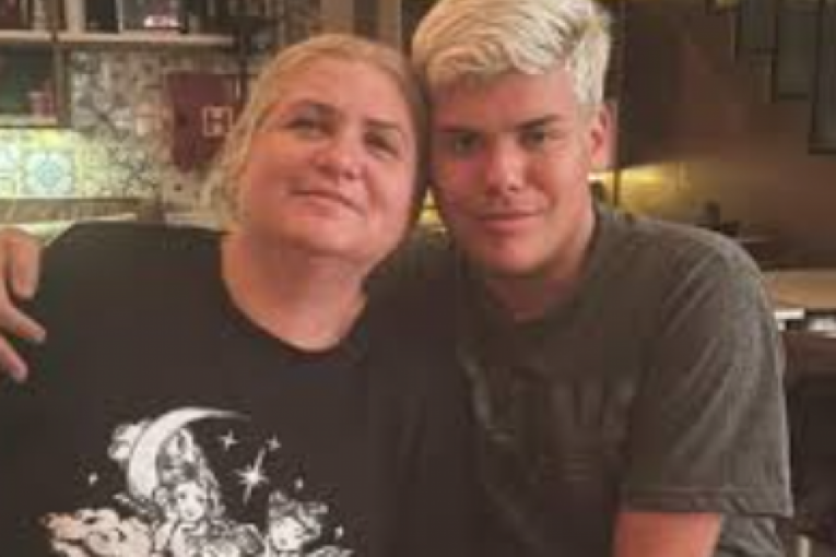 Uroš Stanić sa majkom