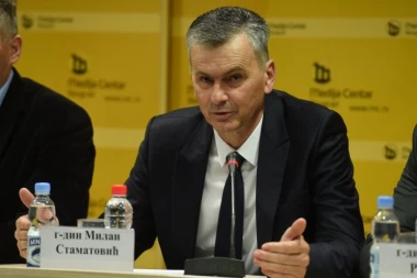 STAMATOVIĆ ZALEDIO NOVU S! Pokušali da ga isprovociraju na sitno, a onda ih je demolirao  brutalnim odgovorom!