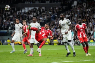 REAL NAPADA, NOJER ČUVA BAJERN: Nižu se opasne šanse na obe strane!