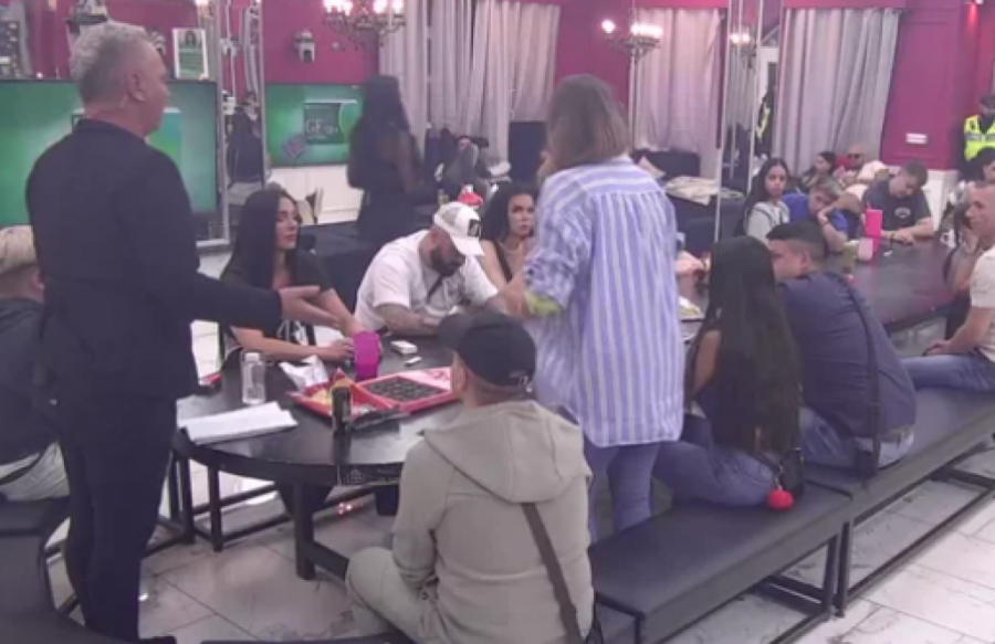 OVAKO PONIŽENJE MAJE MARINKOVIĆ SE NE PAMTI: Stanija Dobrojević je srozala pred milionima, pa je otresla od pod! (FOTO)