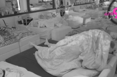 MAJA MARINKOVIĆ TRUDNA!? Asmin na kvarno napravio dete - isplivali ŠOK-SNIMCI o brutalnoj akciji! (VIDEO)