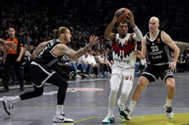 PARTIZAN NA PAUZI U PREDNOSTI: Sigurna igra crno-belih u prvom delu meča