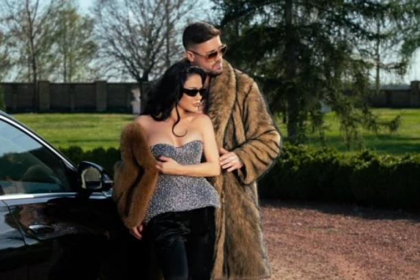 "VOLIŠ SAMO PARE" MC Stojan pravo sa Kipra došao u DVORAC i sastao se sa Aleksandrom Mladenović! (VIDEO)