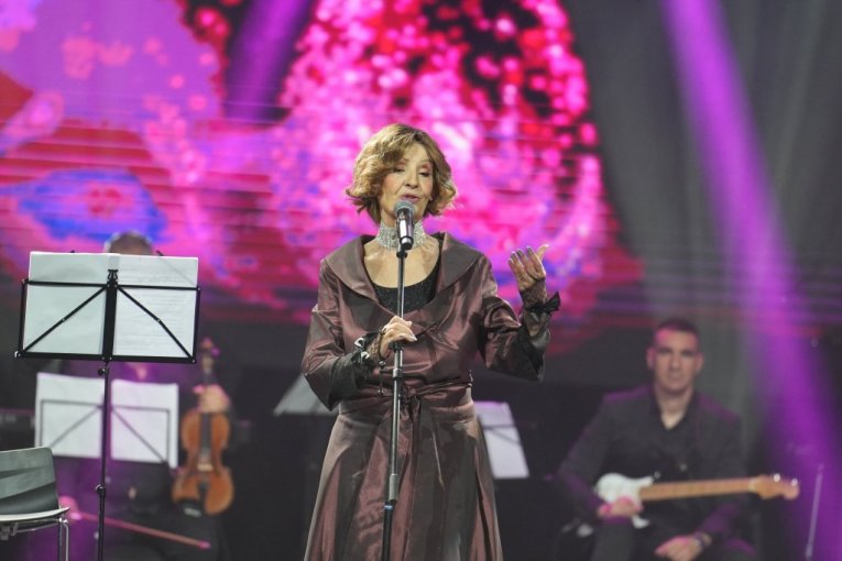 Lepa Lukić 