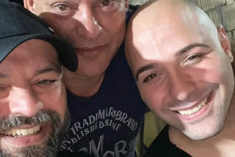 POJAVIO SE POSLEDNJI SNIMAK DRAGANA LAZIĆA SA PREMINULIM PEVAČEM: Brat Darka Lazića pre TRAGEDIJE se video sa Sašom! (FOTO)