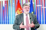 NJEMU JE RUŠENJE SRBIJE JE NJEGOV JEDINI ZADATAK! Picula ćuti kad u Zagrebu maltretriraju ženu zbog Tompsona - Snimak hapšenja zapalio mreže! (VIDEO)