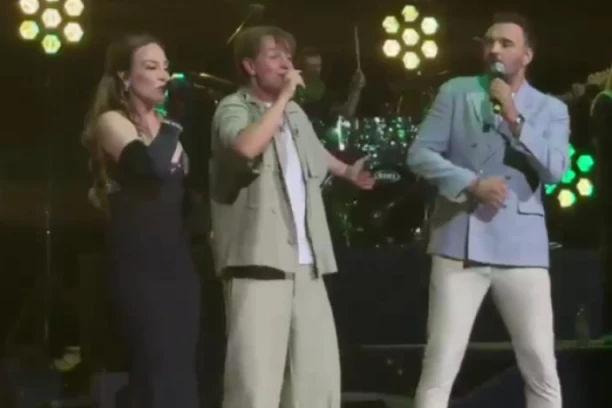 VRIŠTI NAROD U SALI, ODMAH PREKINUT KONCERT JAKOVA JOZINOVIĆA! O onome što se desilo na bini tek ĆE SE PISATI! (VIDEO)