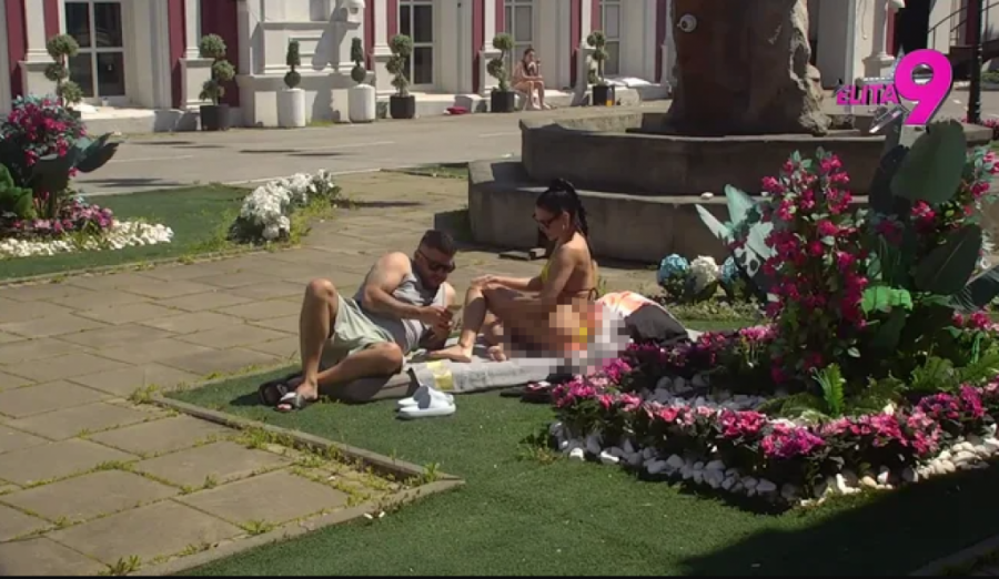 SNIMAK IZDEFORMISANE ZADNJICE MAJE MARINKOVIĆ IZBEZUMIO JAVNOST! Starleta se skinula, pa pokazala u kakvom je stanju nakon nove intervencije!