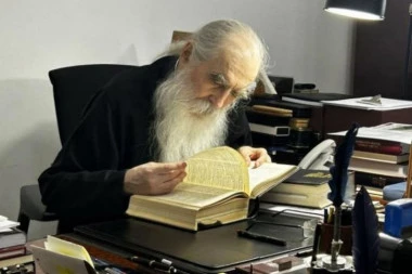 KOME I ZAŠTO GODINAMA SMETA VLADIKA IRINEJ BULOVIĆ: Udari na jednog od najuticajnijih episkopa Srpske pravoslavne crkve