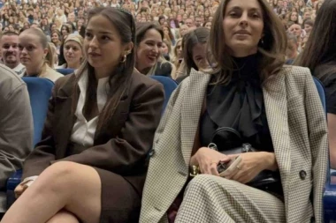 VRIŠTI PLAVA DVORANA, JAKOV JOZINOVIĆ OTVORIO ŠESTI UZASTOPNI KONCERT! U prvom redu okupio NAJVEĆA IMENA ESTRADE! (VIDEO, GALERIJA)