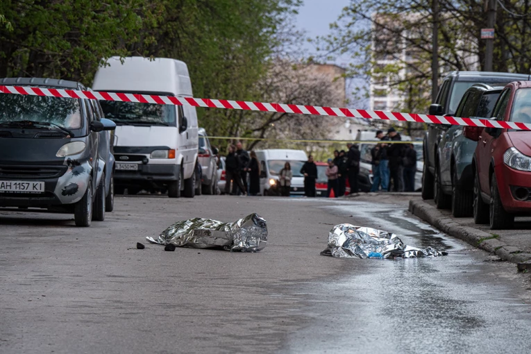 LETELI 1.800 KILOMETARA DO CILJA: UKRAJINSKI DRONOVI PRVI PUT DOBACILI DO URALA! Pogođena stambena zgrada u Jekaterinburgu, IMA POVREĐENIH (VIDEO)