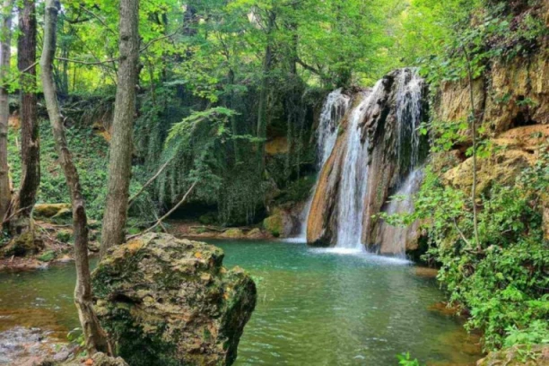JEDINSTVEN FENOMEN NA ISTOKU SRBIJE! Vodopad Blederija privlači sve veću pažnju turista!