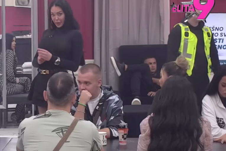 ПОДЫМЛЁННЫЙ АСМИН НАПАЛ НА МАЙЮ, ОНА ТРЕБУЕТ НЕМЕДЛЕННОЙ РЕАКЦИИ! Бурное расставание в прямом эфире, охране было нелегко!