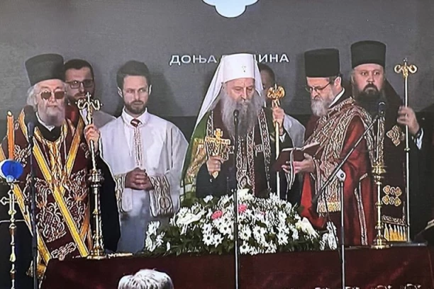 "OVO JE NAJSTRAŠNIJA GOLGOTA SRPSKOG NARODA": Potresne reči patrijarha Porfirija u Donjoj Gradini na parastosu žrtvama NDH
