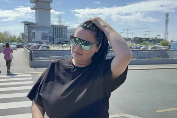 PEVAČICE U ŽESTOKOM KLINČU ZBOG KLIMAKSA! Jedna od druge okretale glavu, a onda se dogodio ŠOK! (VIDEO)