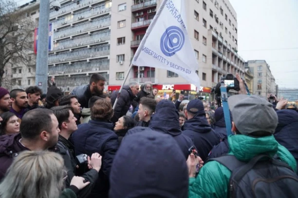 BLOKADERI PRIZNALI: Instalirali Telegram da bi pratili objave pripadnika narko klana u bekstvu! (FOTO)
