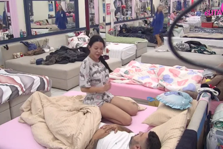 MAJA MARINKOVIĆ NA KORAK DO DISKVALIFIKACIJE, STANIJU ĆE UNAKAZITI OD BATINA! Skandal u cik zore, Asmin pokušava da spreči katastrofu!