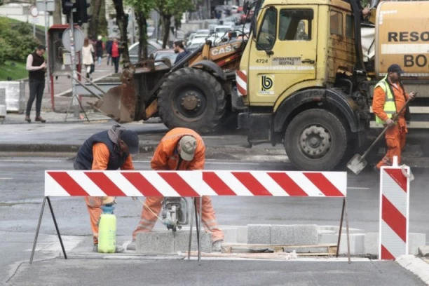 VOZAČI, OPREZ! Radovi na više putnih pravaca u Srbiji, zatvorene pojedine saobraćajne trake!