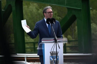 VUČIĆ RASKRINKAO LAŽI IZ ĐILASOVE STRANKE DA SE MOST KOD ZRENJANINA NAKRIVIO I DA NEMA DOZVOLU: Evo vam rešenje, upotrebna dozvola, izdata pre mesec dana!