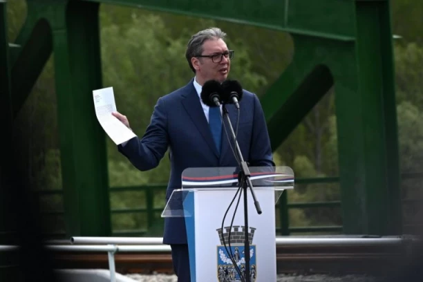 VUČIĆ RASKRINKAO LAŽI IZ ĐILASOVE STRANKE DA SE MOST KOD ZRENJANINA NAKRIVIO I DA NEMA DOZVOLU: Evo vam rešenje, upotrebna dozvola, izdata pre mesec dana!