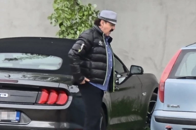 PEVAČ POSEDUJE ŠOK-SNIMAK HARISA DŽINOVIĆA: Obelodanjena najveća INTIMA iz porodičnog doma, OVOME se niko nije nadao!